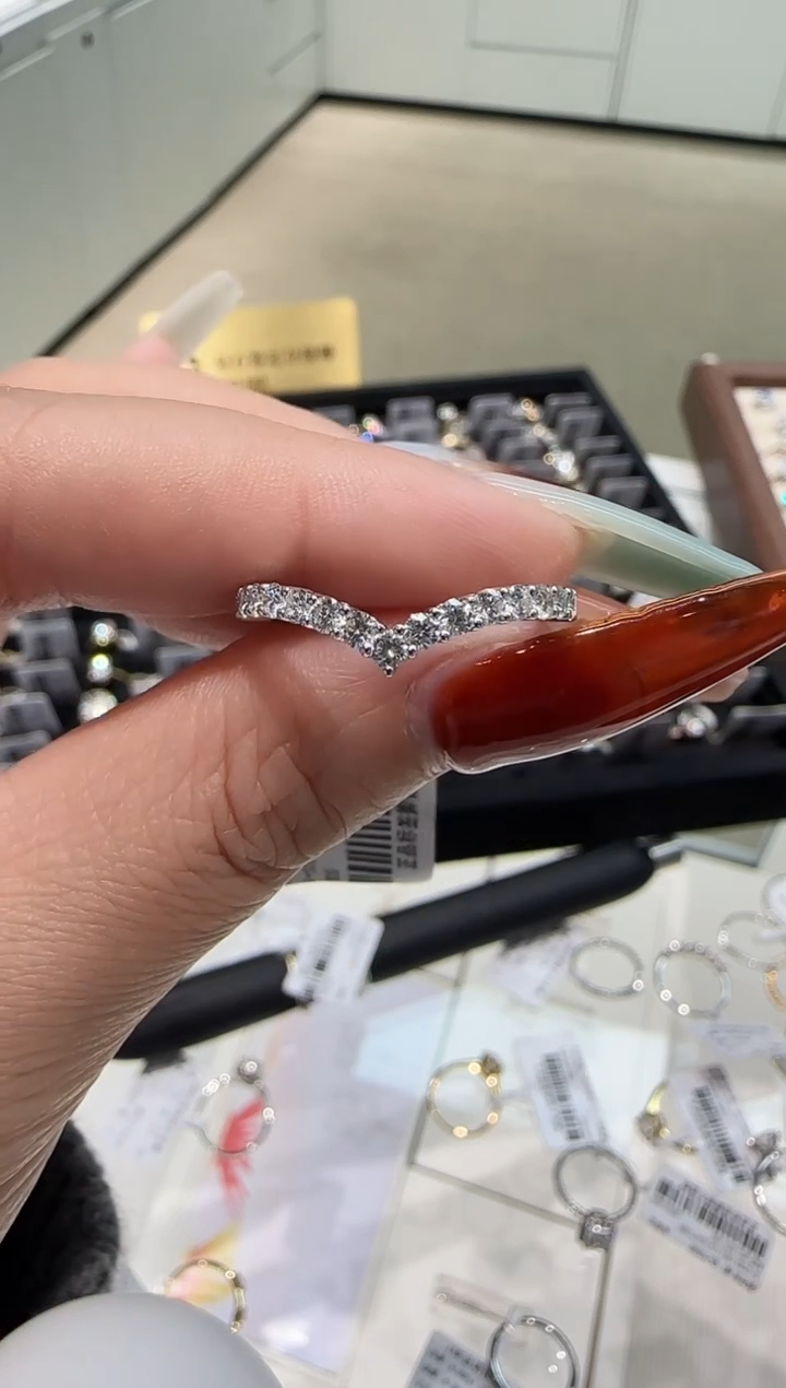【闪购商品】合成钻石18K金镶嵌排戒16#0.55ct