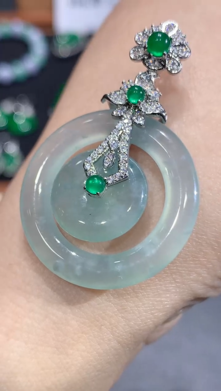 【闪购商品】翡翠吊坠(不含链)未镶嵌团购