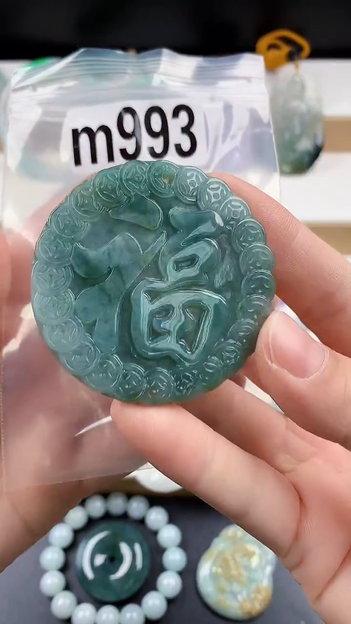 颈饰未镶嵌翡翠天然翡翠吊坠挂件