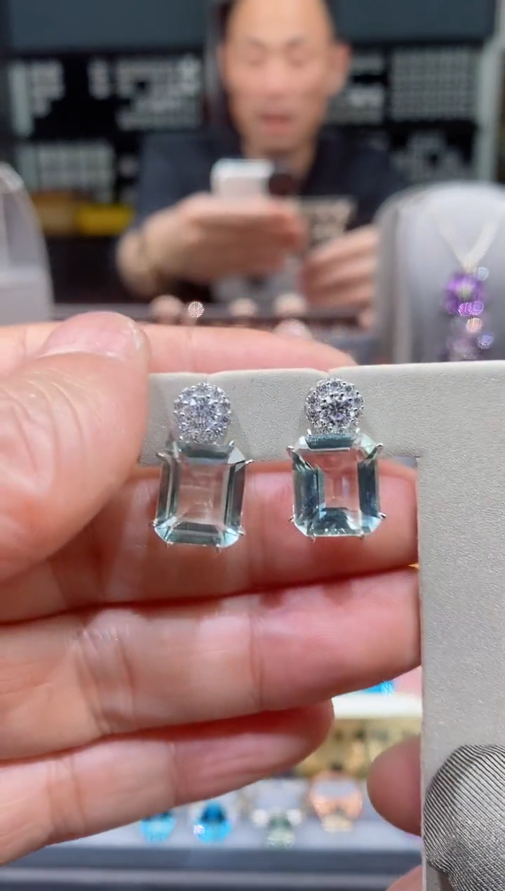 【闪购商品】绿水晶耳钉银S925镶嵌绿水晶耳钉