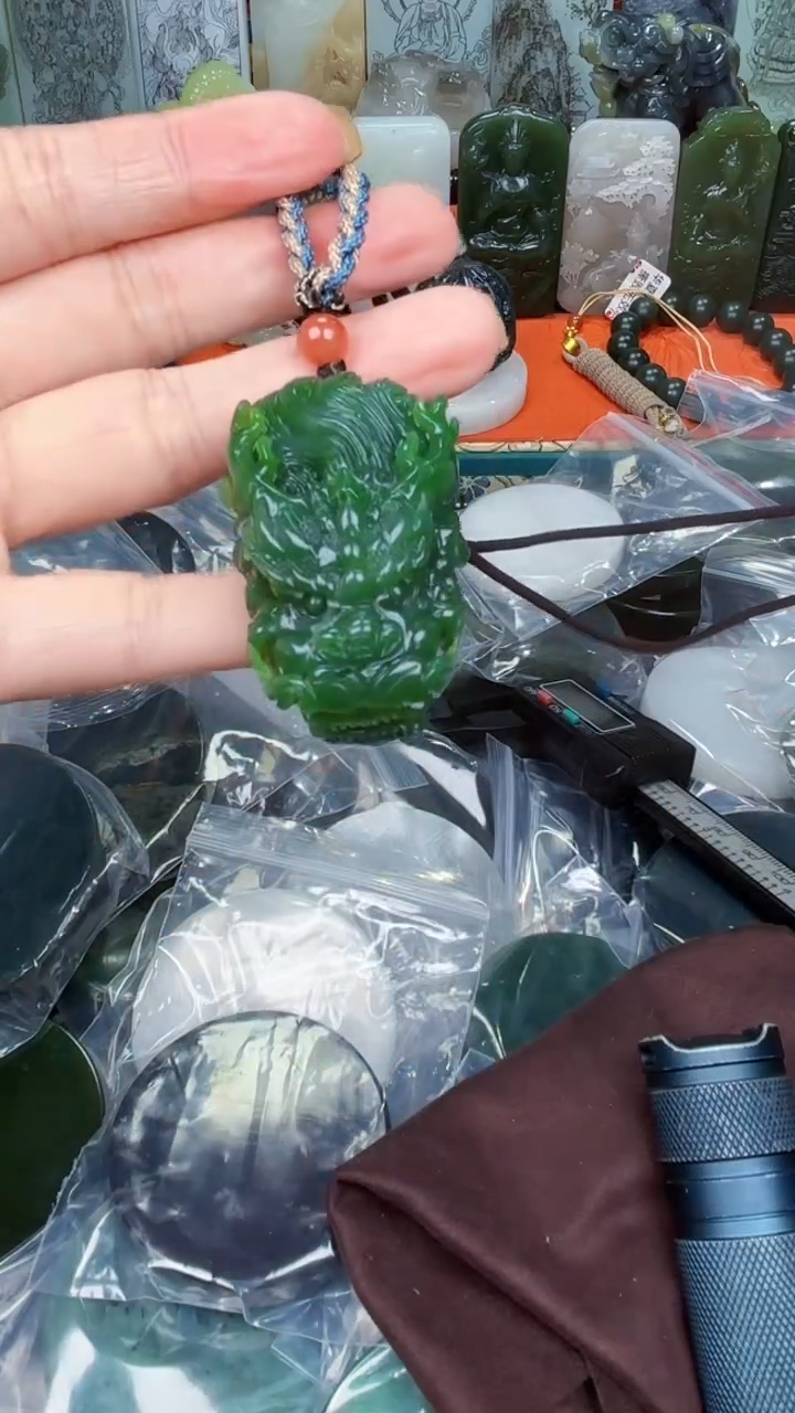 颈饰未镶嵌和田玉和田玉