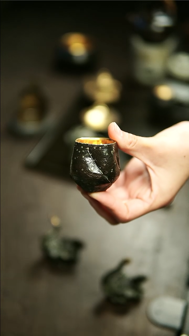 【闪购商品】张小恒陶泥黑金杯子
