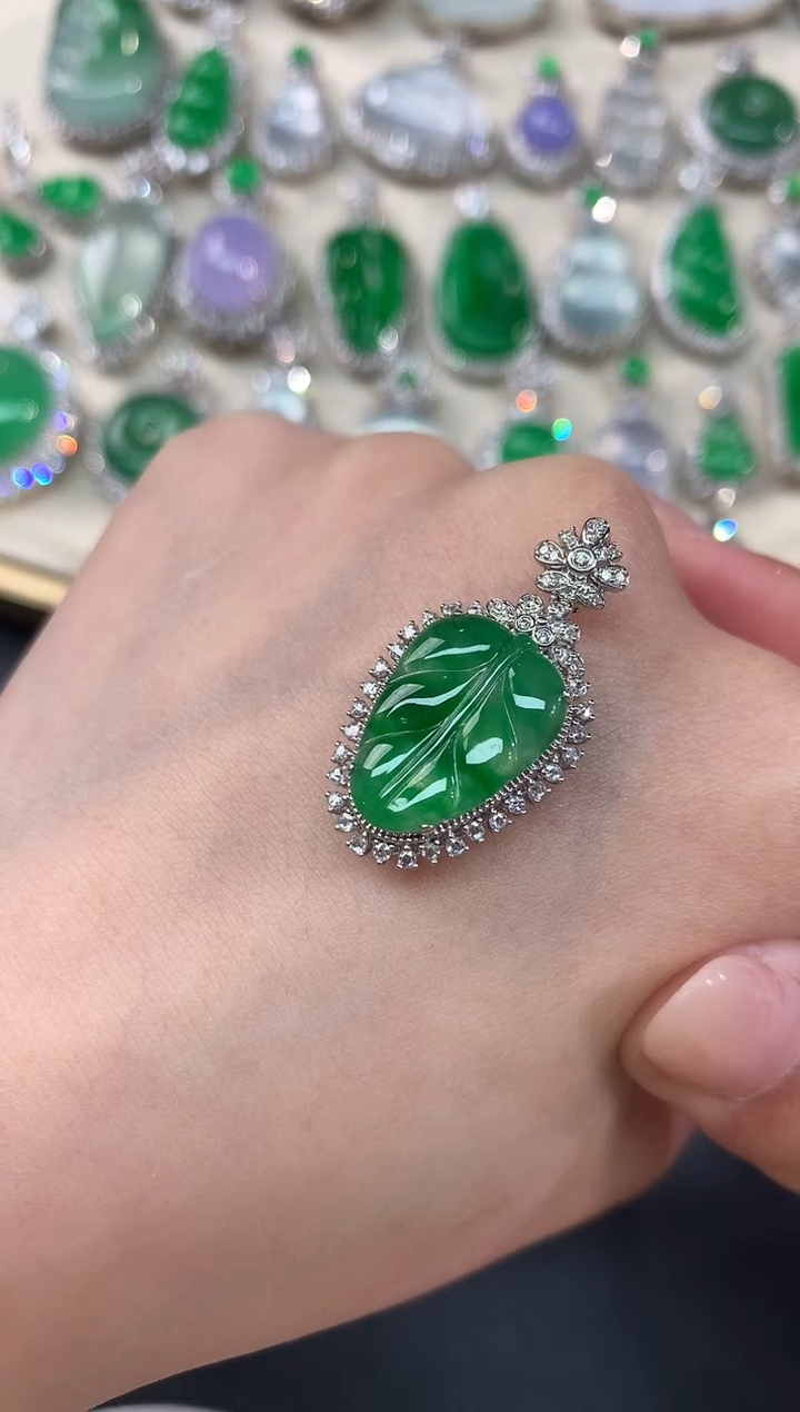 【闪购商品】翡翠吊坠(不含链)18K金镶嵌A134|9800