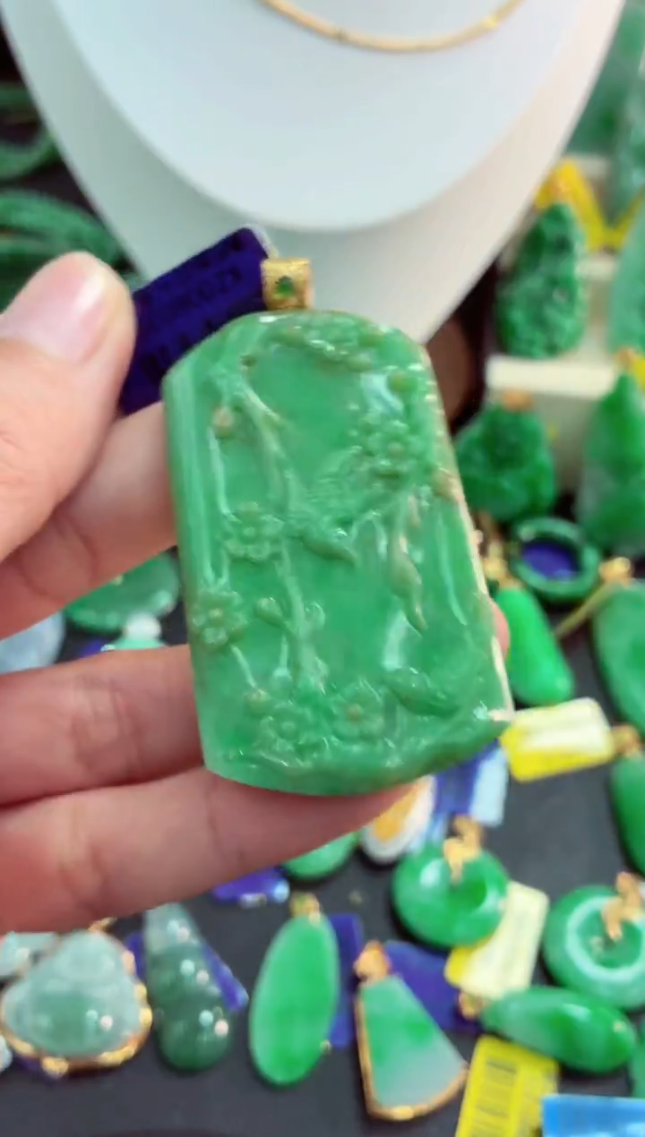 吊坠(不含链)18K金镶嵌翡翠天然缅甸翡翠A货