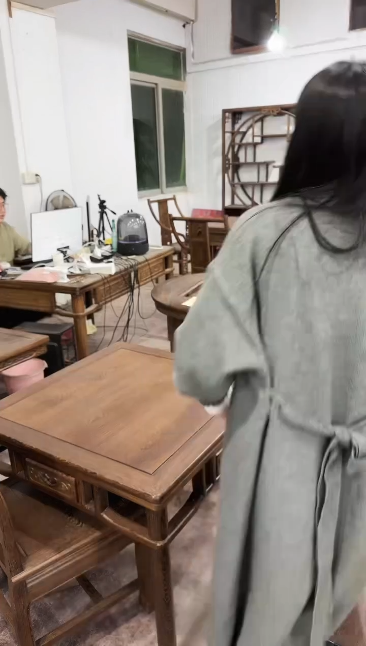 【闪购商品】鸡翅木类成套家具78四方桌+4小管帽