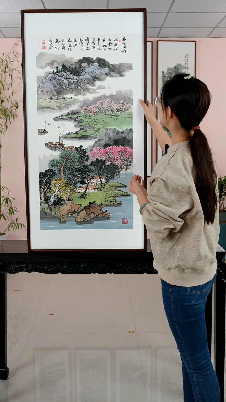 国画张现军《春江泛舟》手绘带框122*62厘米