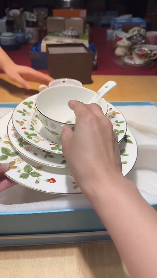 瓷片生活的本意是开心阿@@1