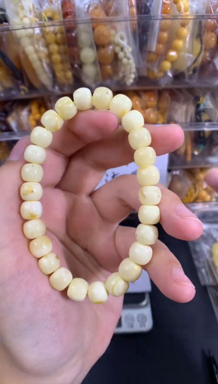 蜜蜡未镶嵌珠宝奇石1