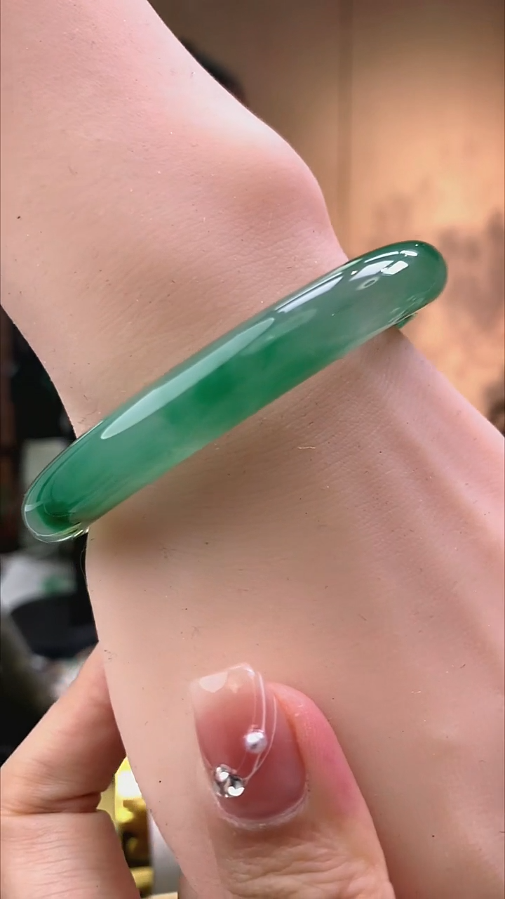 石英质玉手镯未镶嵌53圈口