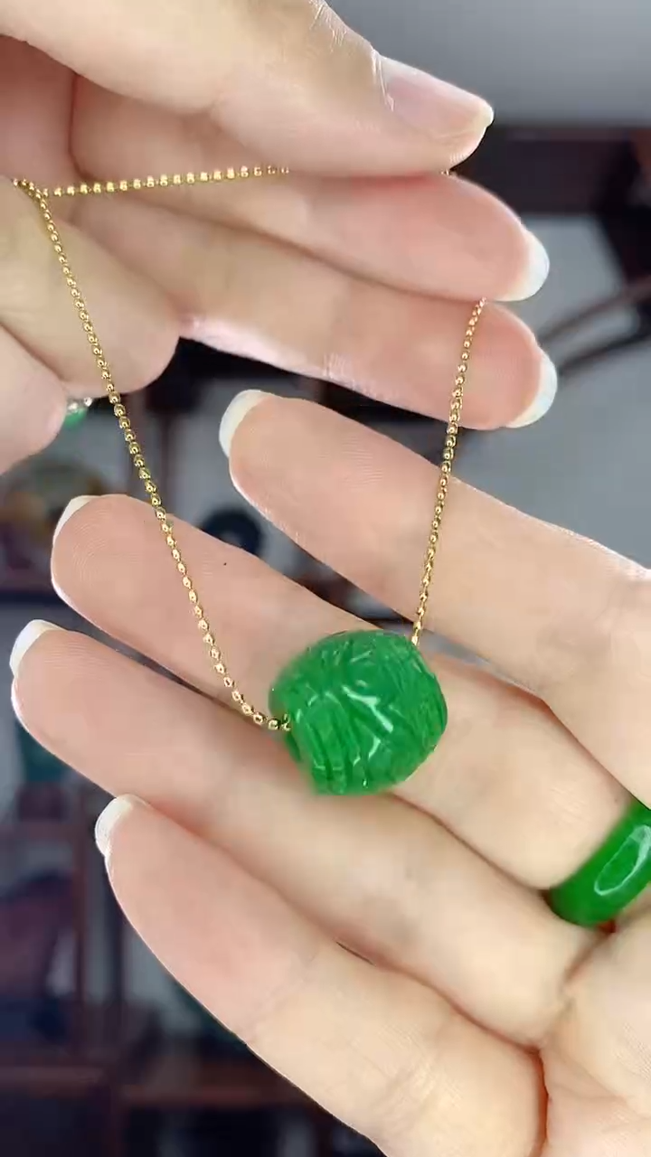 翡翠未镶嵌吊坠(赠链)干青路路通X71