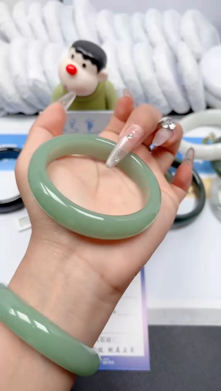 和田玉手镯未镶嵌100-浅湖水58