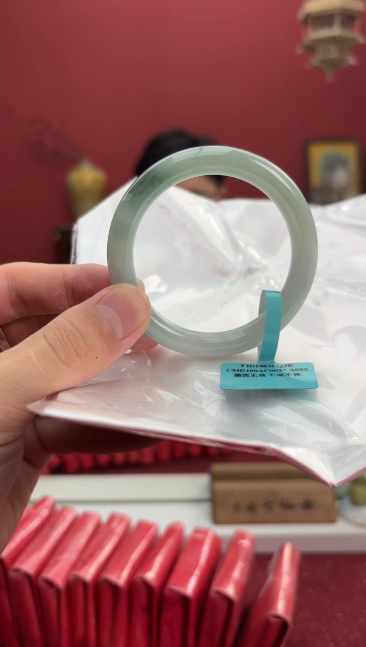 【闪购商品】翡翠手镯（圆镯）未镶嵌21手镯