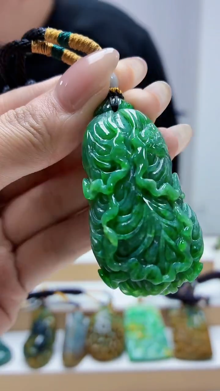 未镶嵌定制翡翠5060MM-毛货挂件83