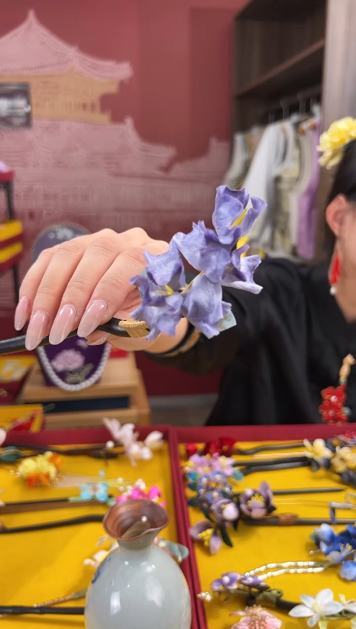 【闪购商品】刺绣非遗绒花（发饰）  