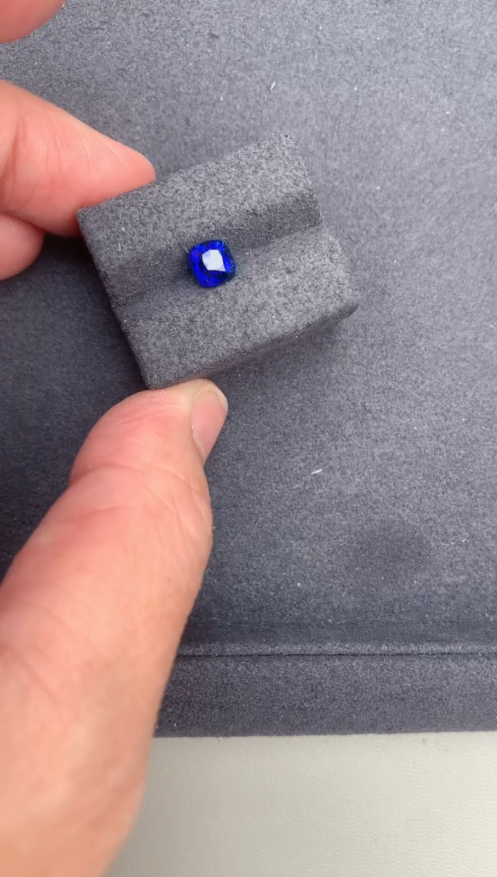 【闪购商品】蓝宝石裸石未镶嵌1.2ct无烧皇家蓝