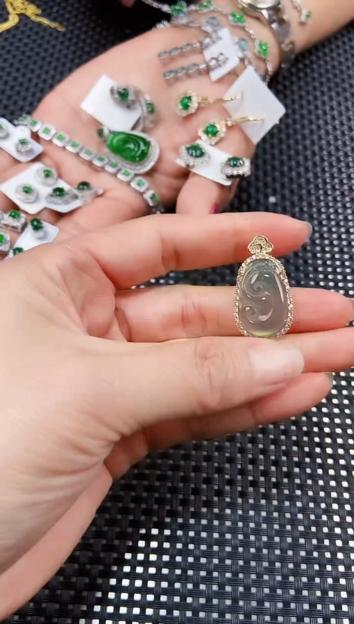 【闪购商品】翡翠吊坠(不含链)未镶嵌11111111