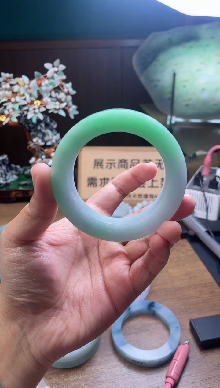 【闪购商品】定制翡翠手镯未镶嵌定制