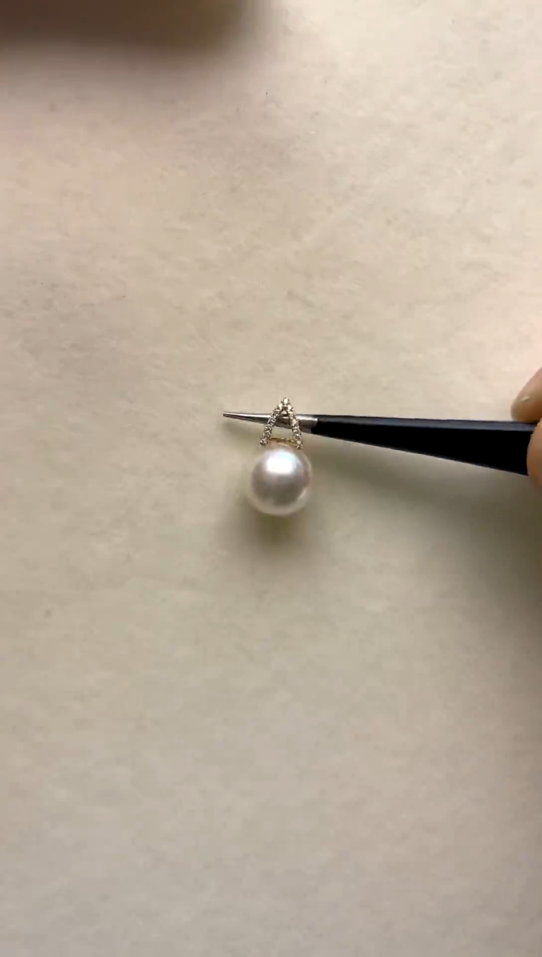 吊坠(赠链)18K金镶嵌海水珍珠9-10