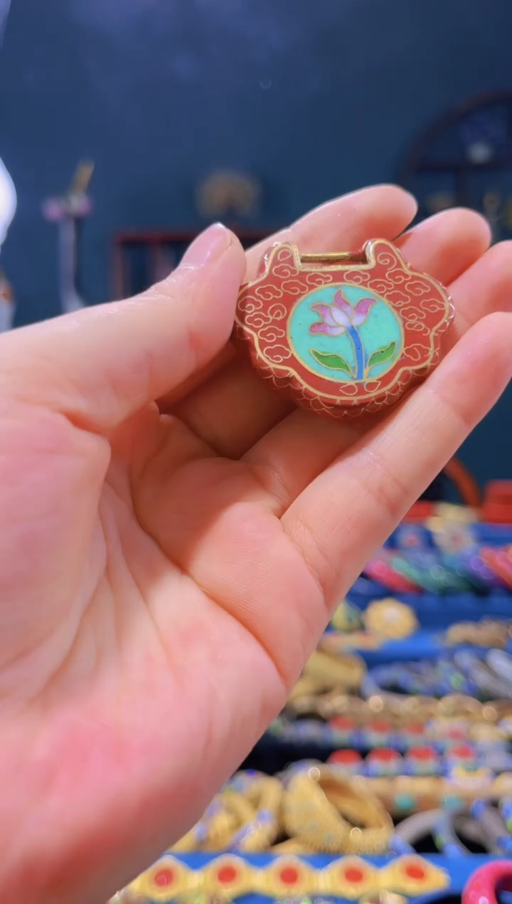 【闪购商品】非遗绝技 景泰蓝如意锁吊坠 砖红