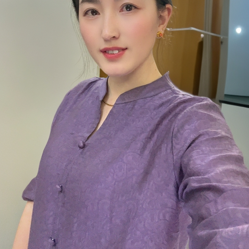 百搭休闲藏式中长款小排口V字圆领女士时尚网红衬衫