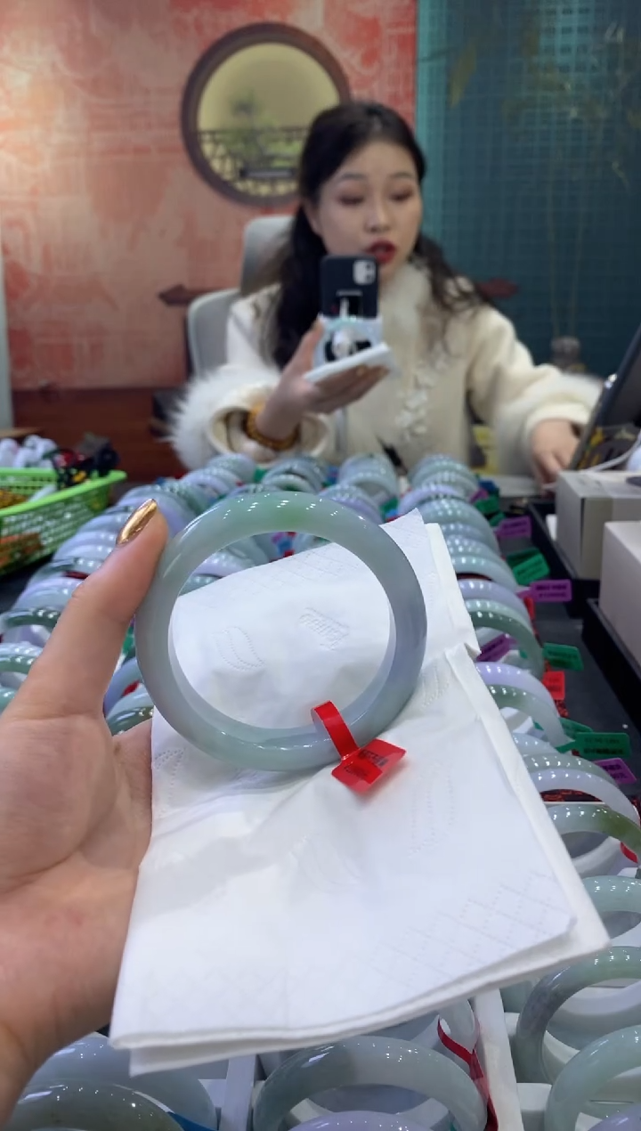 【闪购商品】翡翠手镯未镶嵌多人17378