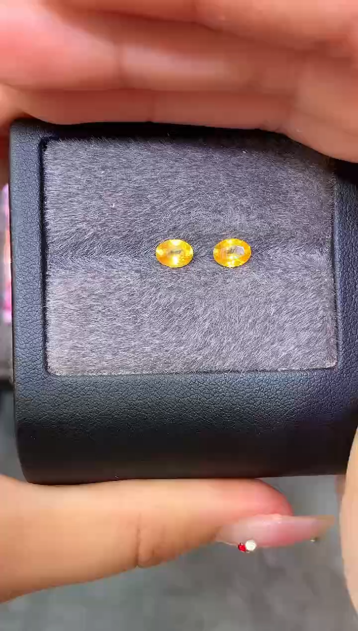 未镶嵌裸石定制蓝宝石椭圆  黄蓝宝石2/P 1.25ct