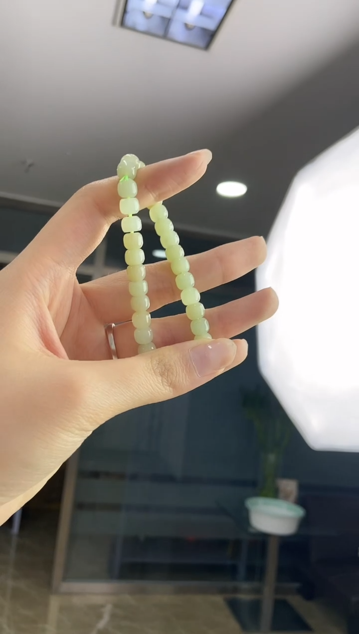 手链未镶嵌和田玉天然珠宝多样性发其一