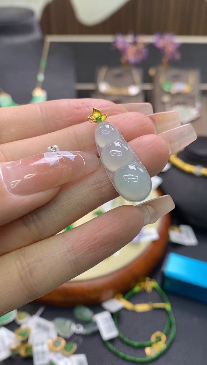 【闪购商品】翡翠颈饰18K金镶嵌净货13145