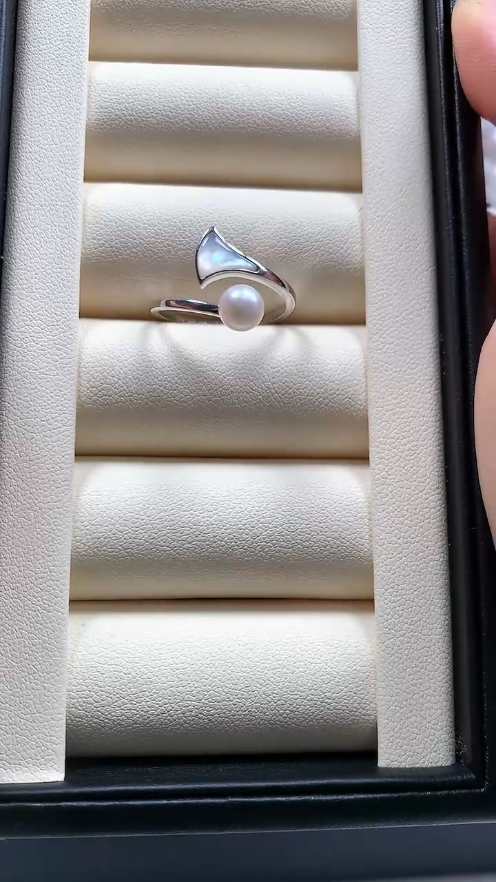 【闪购商品】海水珍珠戒指银S925镶嵌海水珍珠开口戒扇子款
