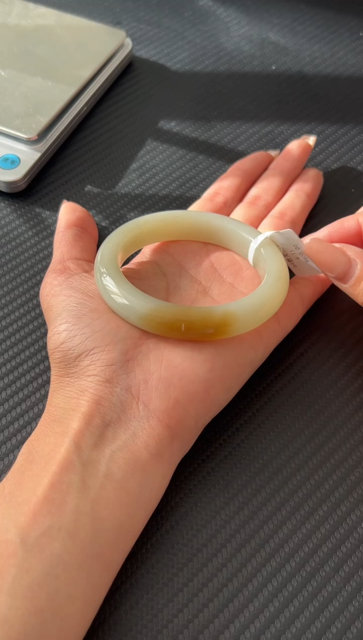 未镶嵌手镯和田玉若羌微色差56