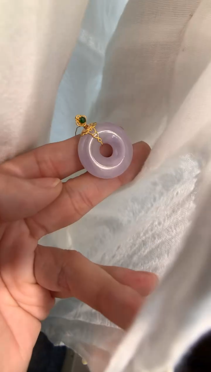 颈饰18K金镶嵌翡翠甜甜圈 