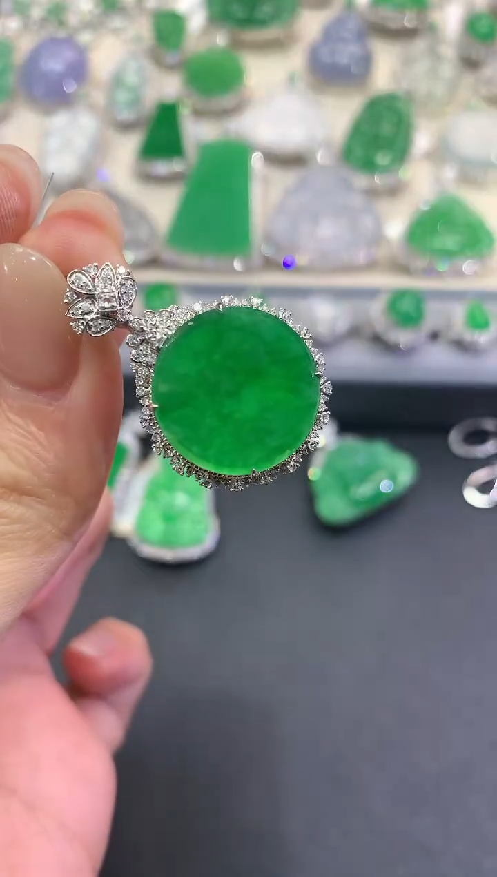 【闪购商品】翡翠吊坠(不含链)18K金镶嵌q88