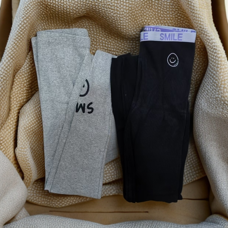 8863 笑脸打底裤组合