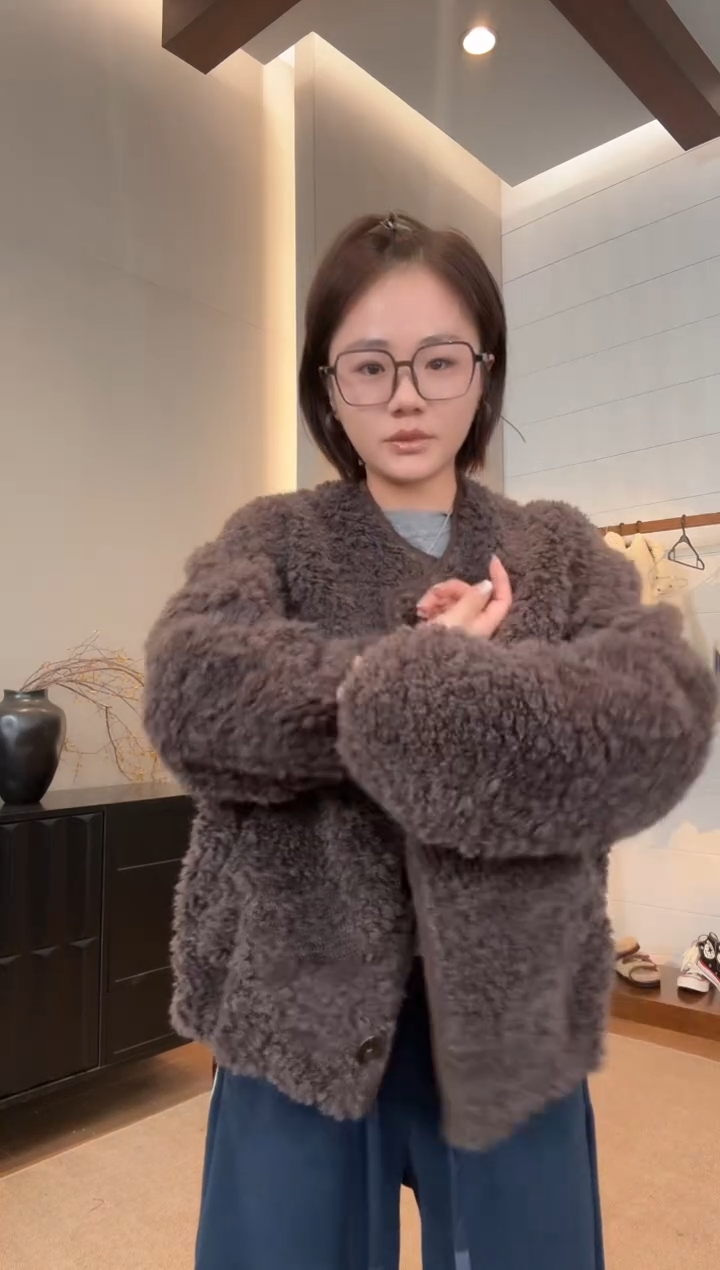 XUZIYU.小个子定制毛毛外套