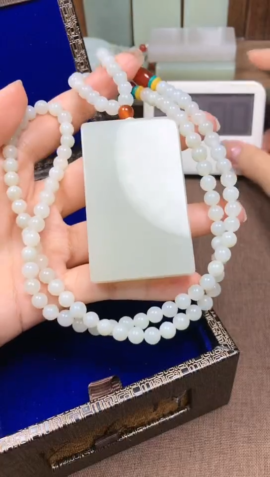 颈饰未镶嵌和田玉冰冰