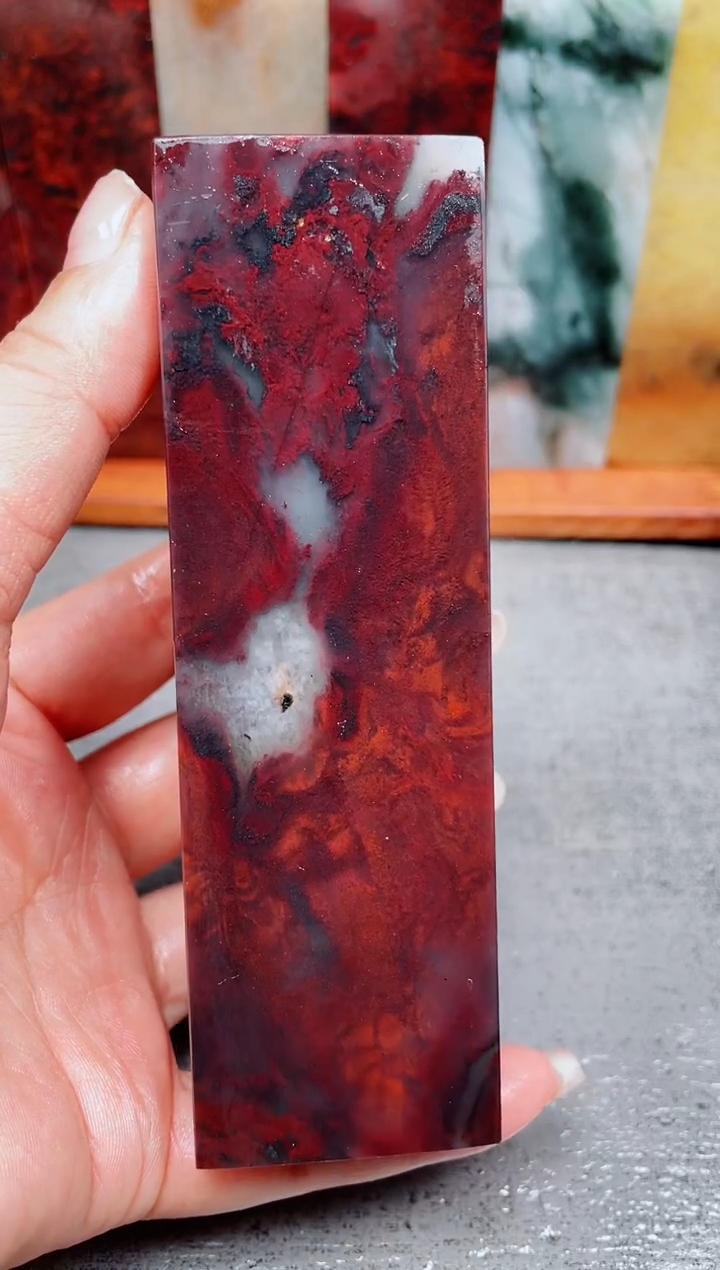 玉桂林鸡血玉素章18 3.8左右