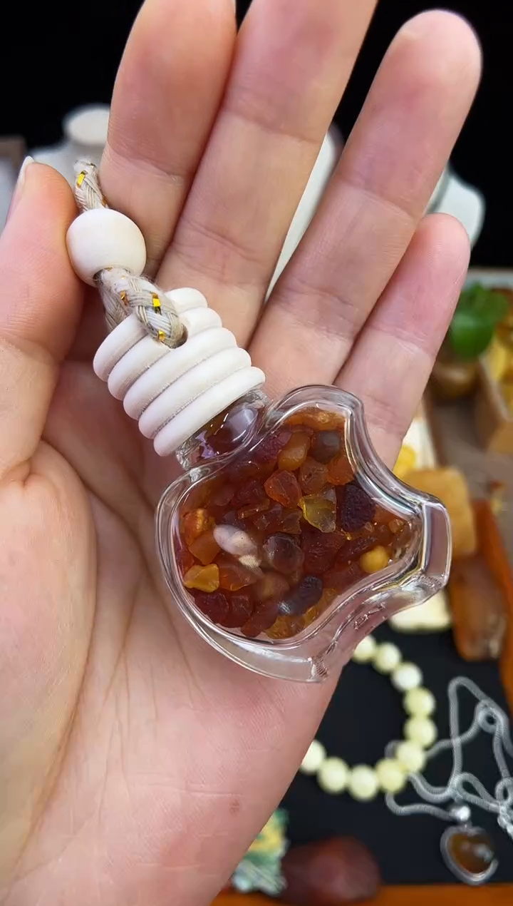 琥珀未镶嵌珠宝奇石多样性发其一
