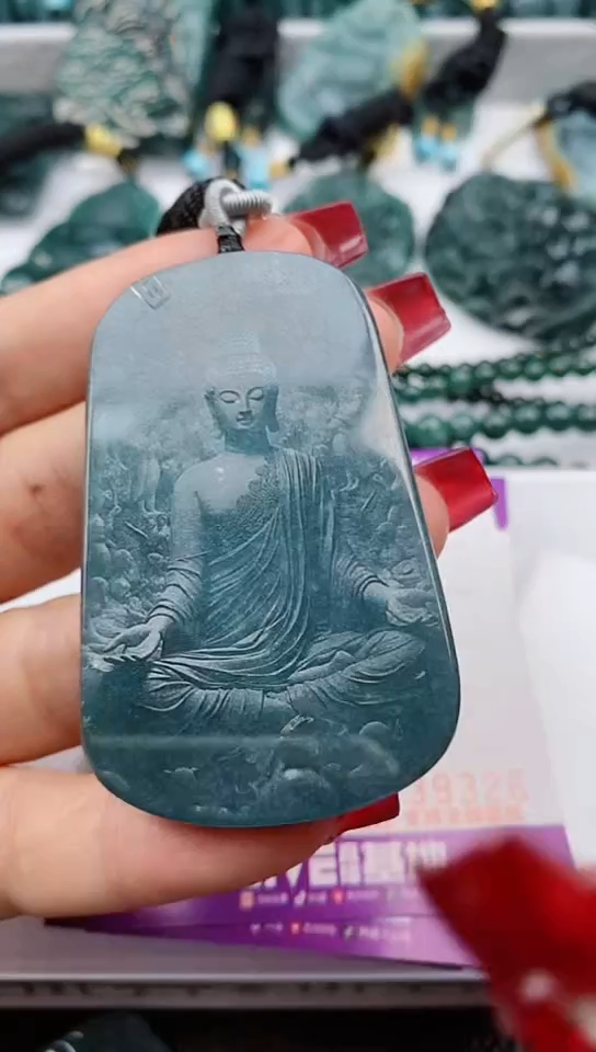 【闪购商品】翡翠颈饰未镶嵌            