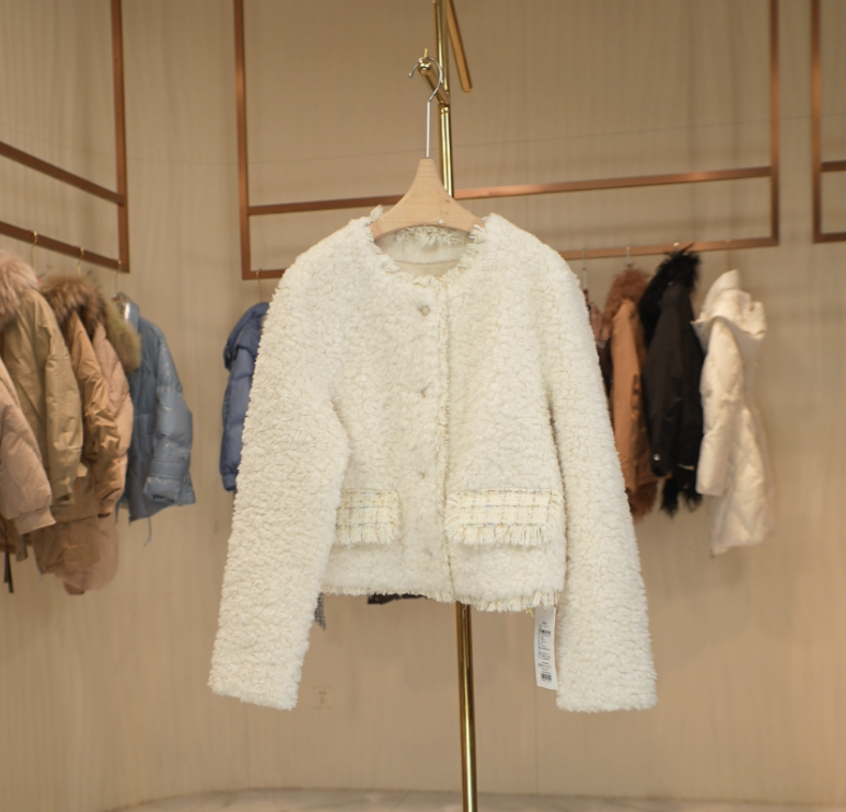 E009 E系列小香款须边设计绵羊毛颗粒绒外套女 41272