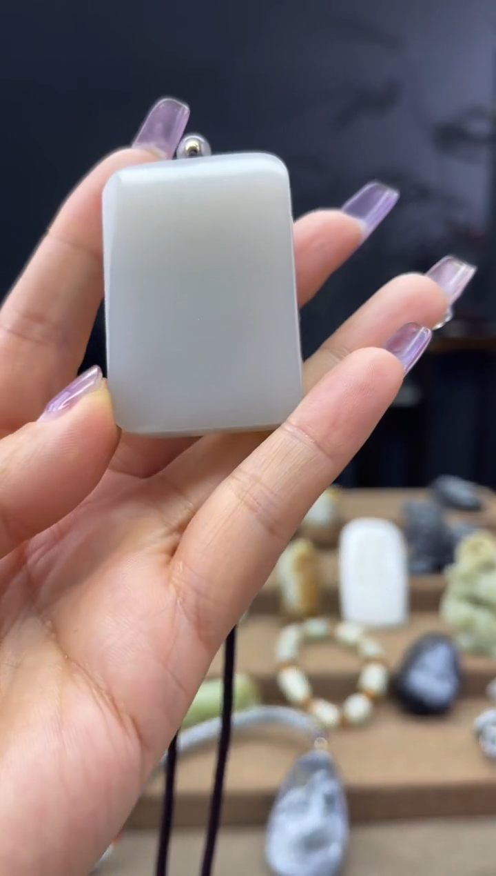 颈饰未镶嵌和田玉1