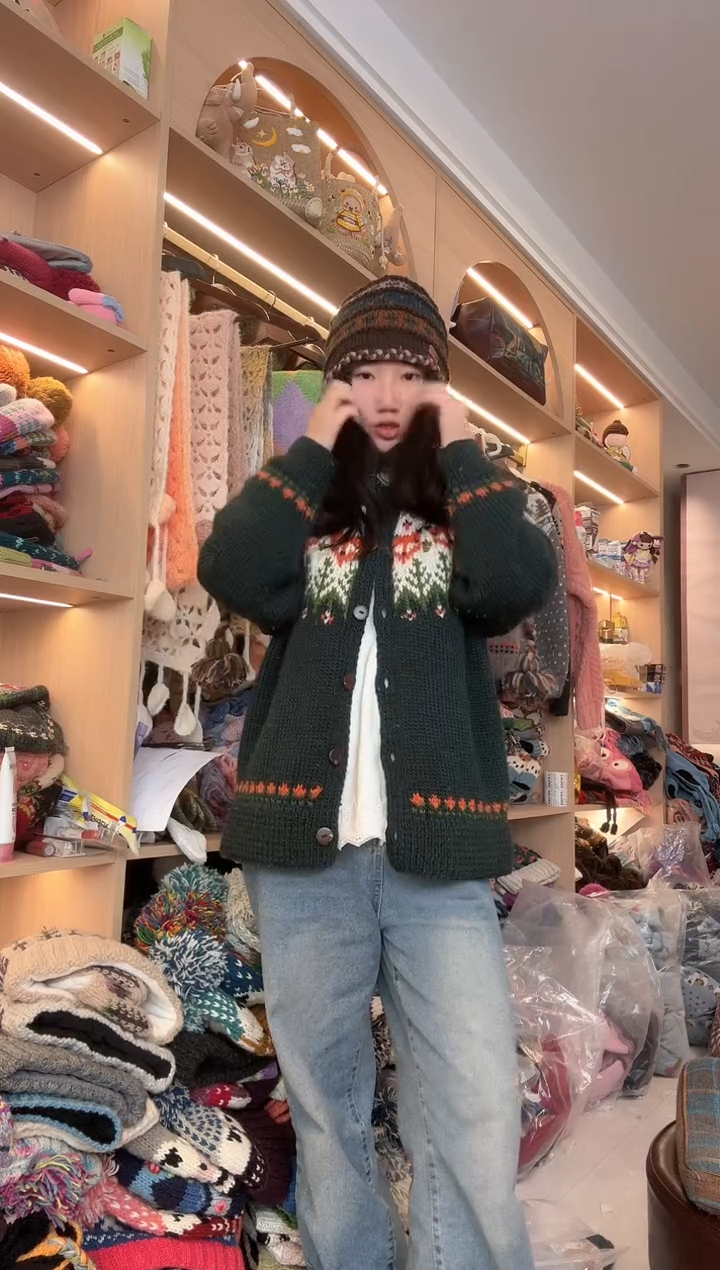 羊毛纯手工绿色狐狸开衫