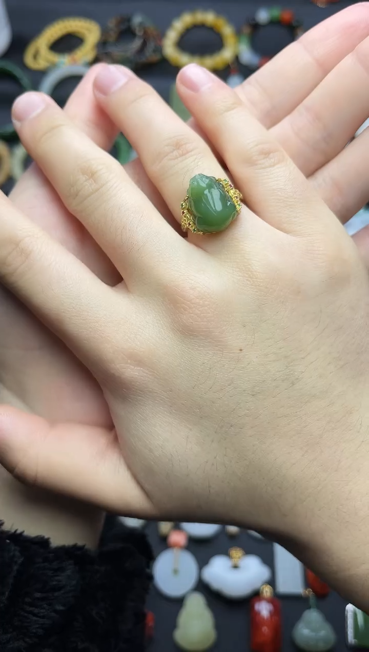 银S925镶嵌戒指和田玉貔貅戒指06