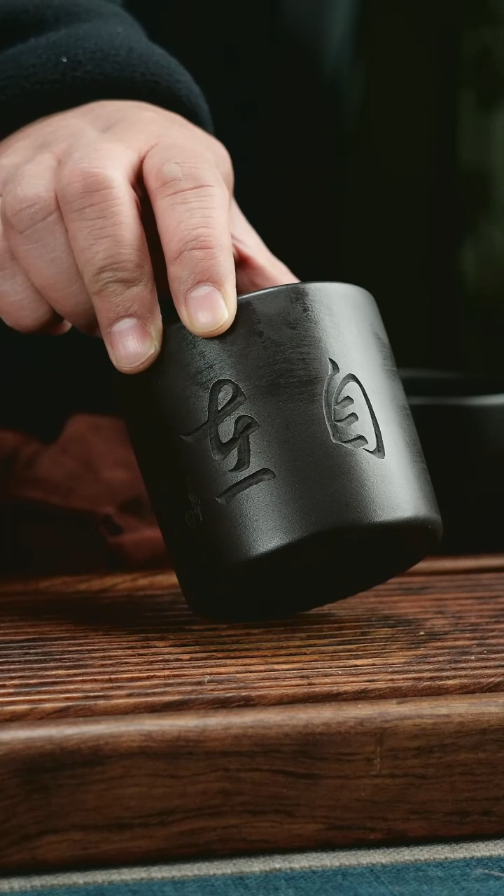 【闪购商品】紫砂茶杯石黄蝶恋花150CC