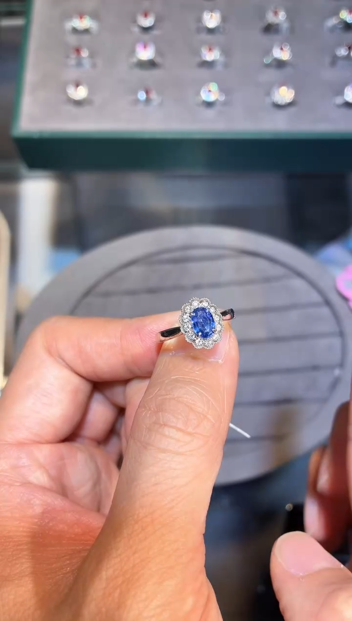 戒指蓝宝石18K金镶嵌【闪购】0.90ct/七天鉴赏