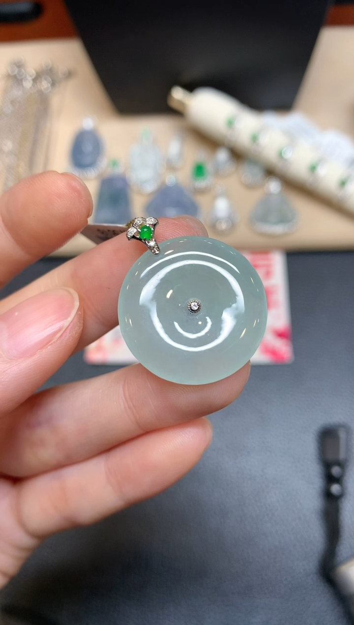 【闪购商品】翡翠颈饰18K金镶嵌平安扣【无服务费多样性发其一