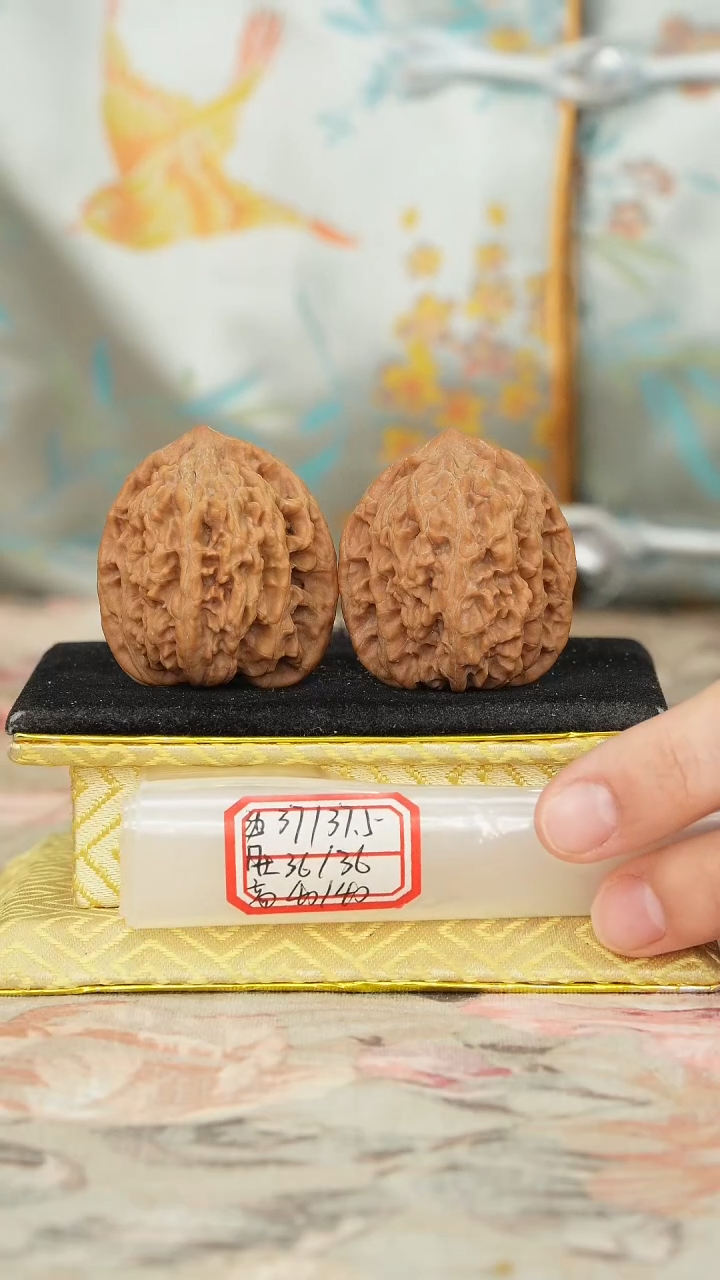 【闪购商品】文玩核桃把件盘龙虎头