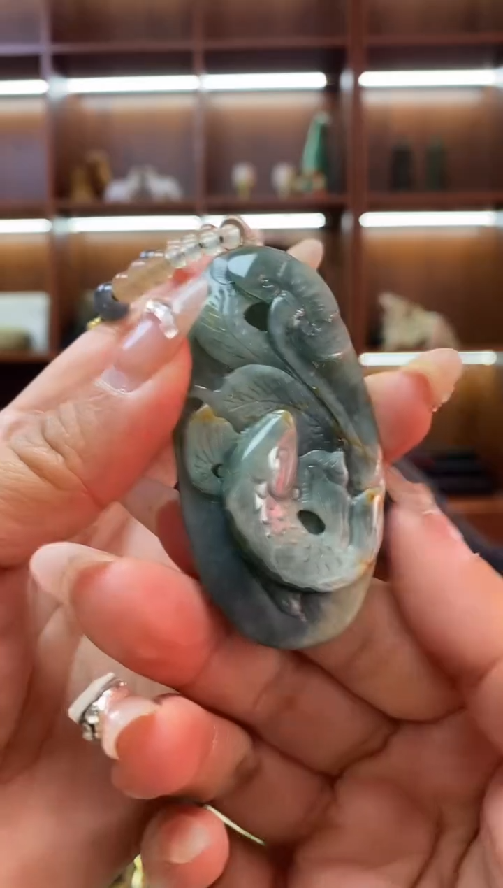 未镶嵌岫玉吊坠    