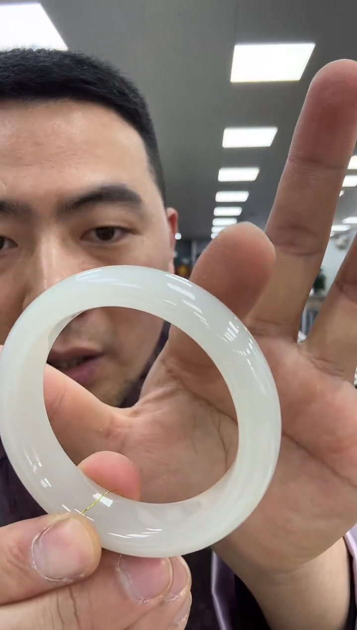 【闪购商品】和田玉手镯未镶嵌53  216