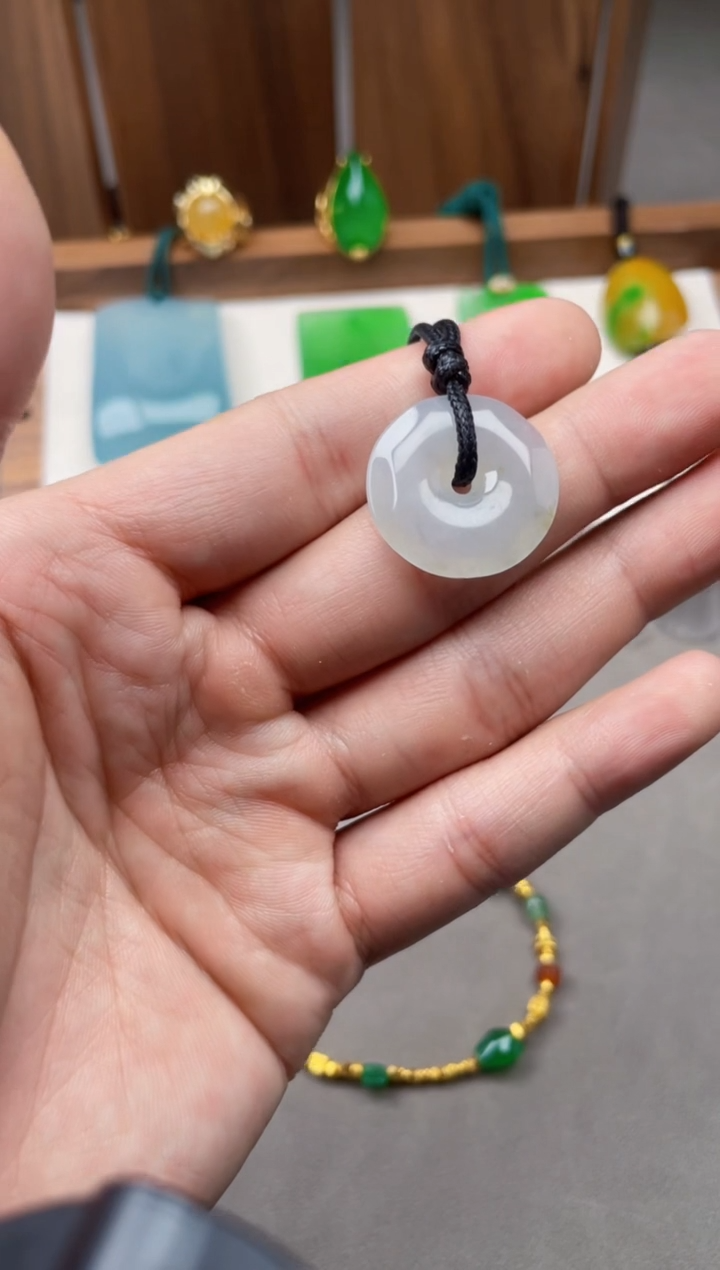 【闪购商品】翡翠颈饰未镶嵌王朝阳翠语《拾光》糯冰平安扣