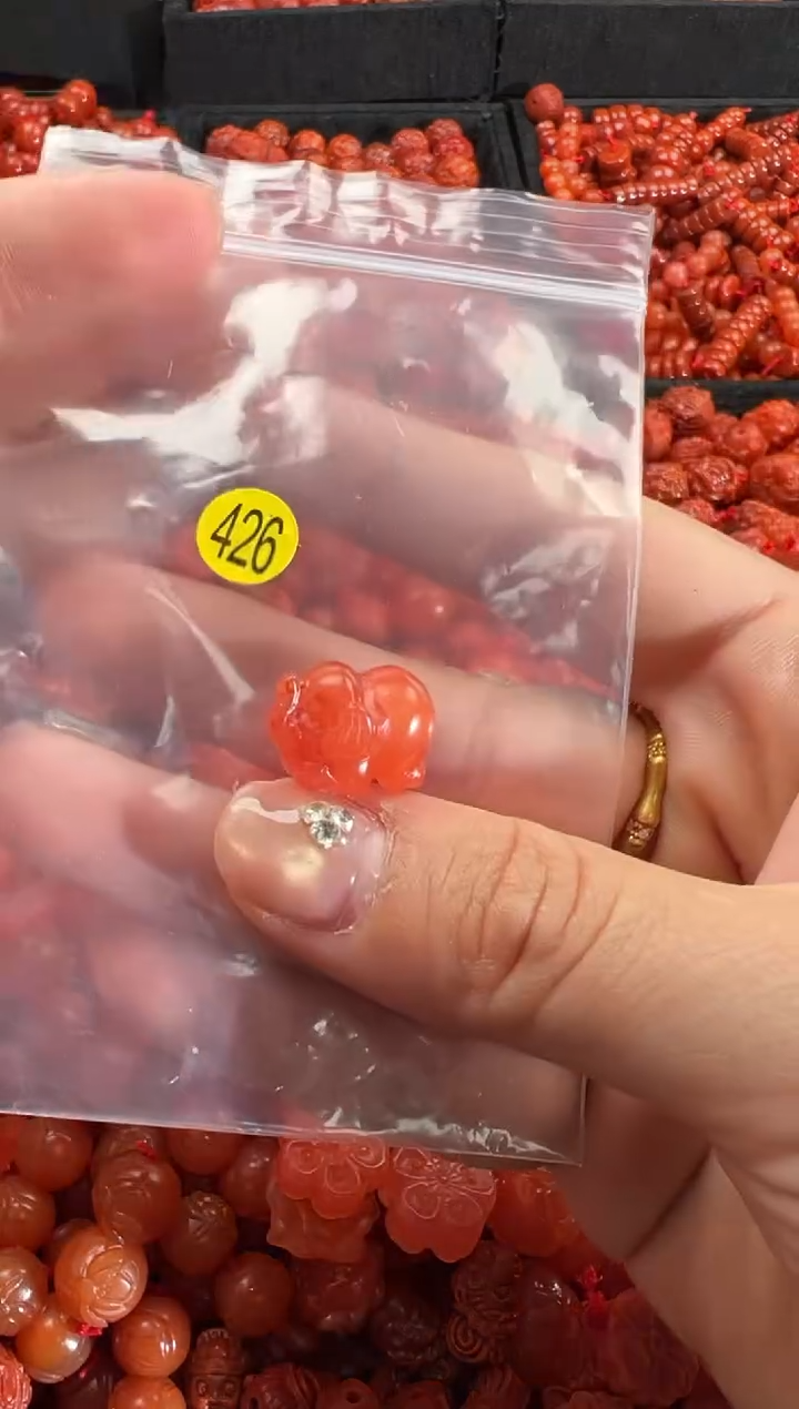 【闪购商品】南红玛瑙未镶嵌颈饰1